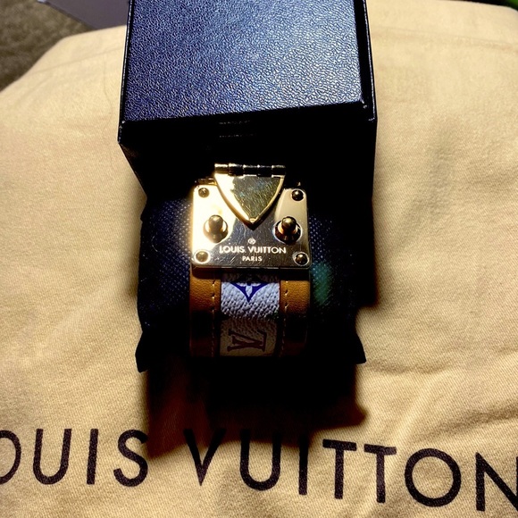 SALE ✅ Authentic Louie Vuitton Monogram multi color-bracelet in gold hardware ❤️ - Picture 5 of 9